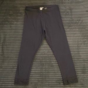 Black capri leggings